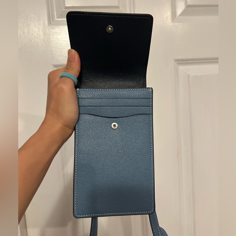 Coach Blue Crossbody cellphone Bag like new - Picture 6 of 10